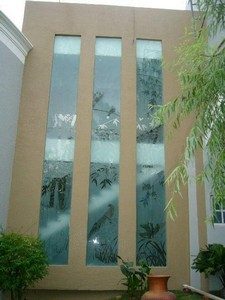(SB-D021) Full 2 storey height glass panels